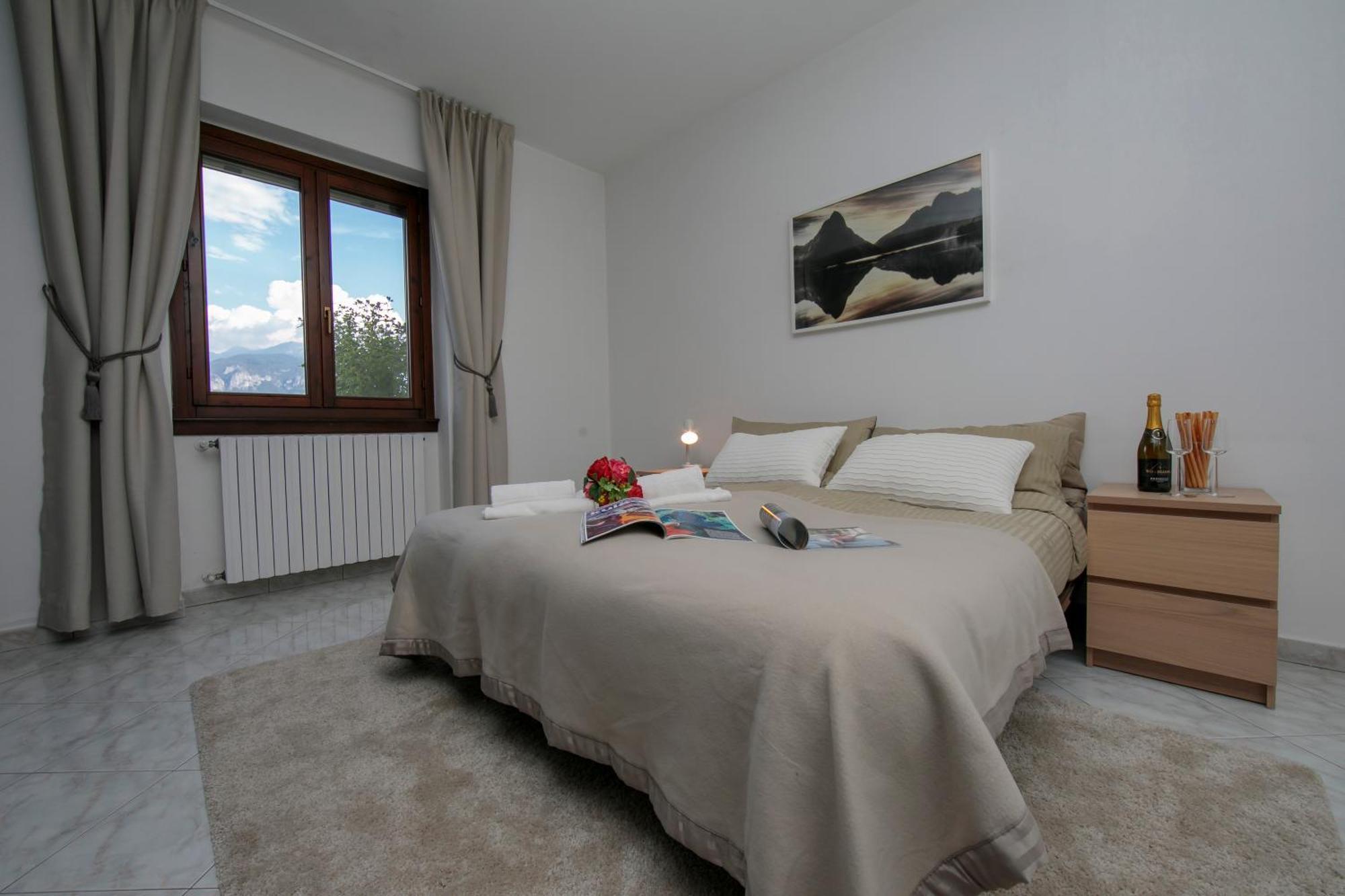 Sonenga Panoramic Terrace Apartman Menaggio Kültér fotó